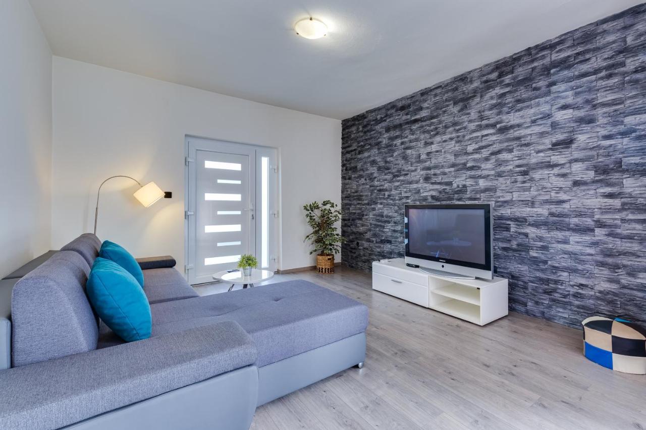 Apartment A & J بيتريتْشاني المظهر الخارجي الصورة