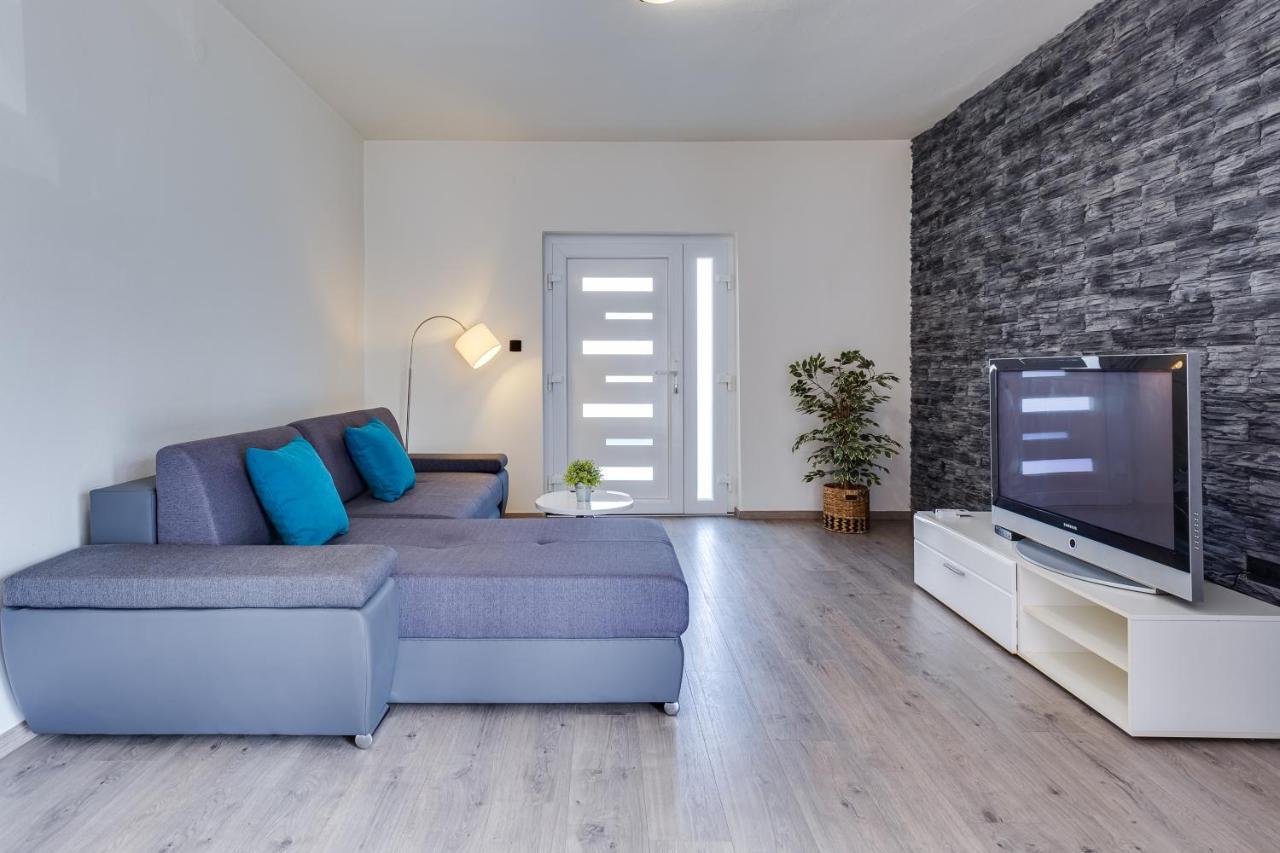 Apartment A & J بيتريتْشاني المظهر الخارجي الصورة